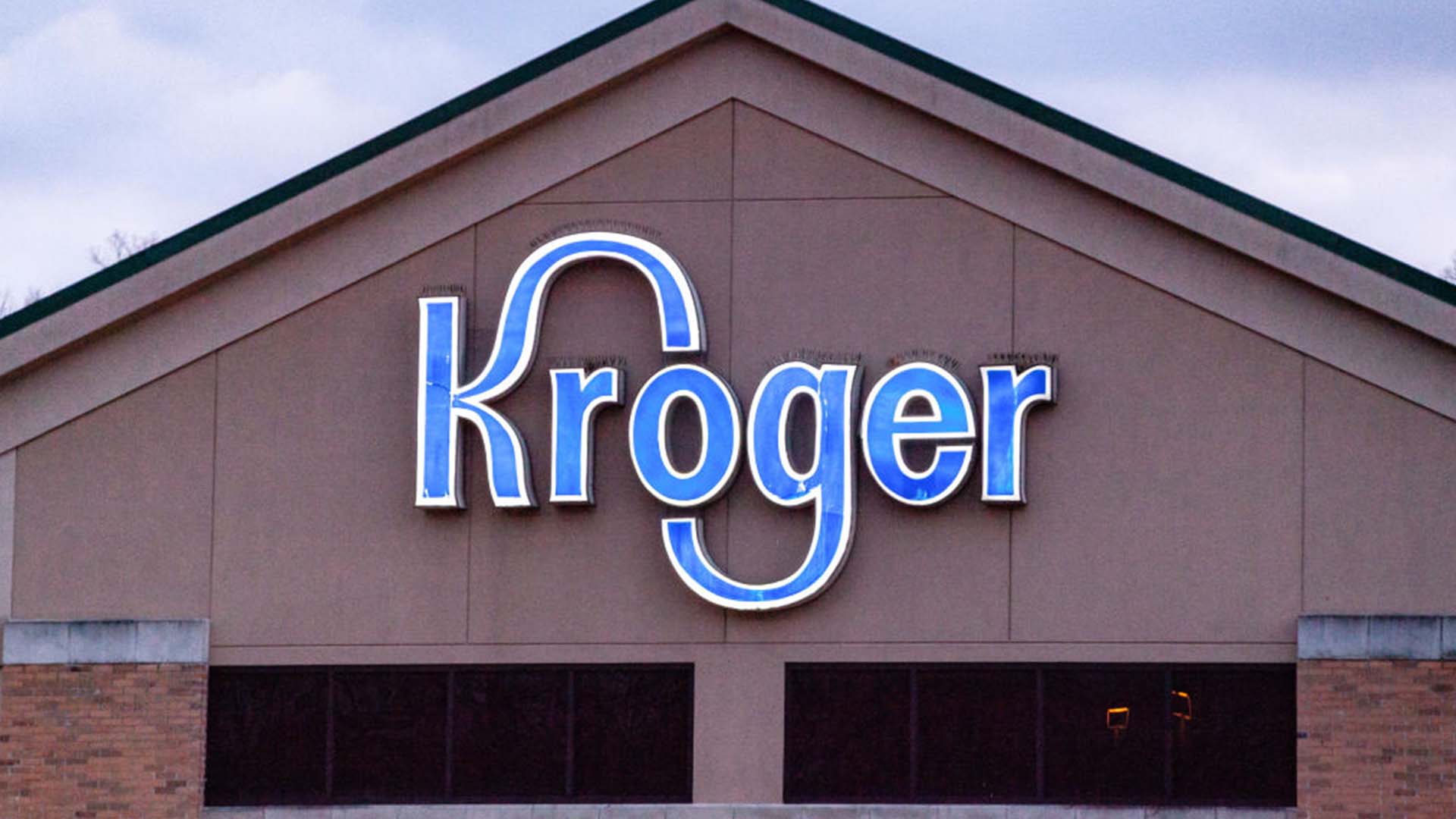 Grocery giant buyout: Kroger agrees to buy family-owned Giant Eagle for $1.25B cash