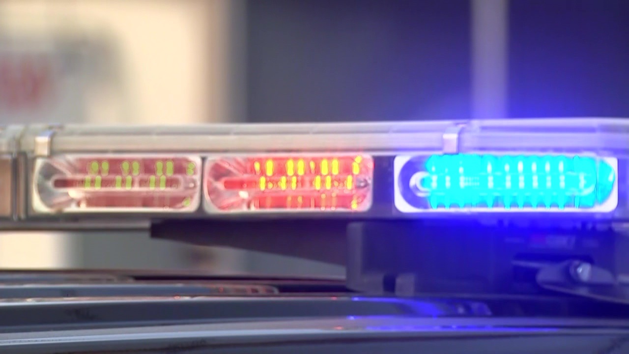 Dallas police search for suspect in shooting death of 19-year-old