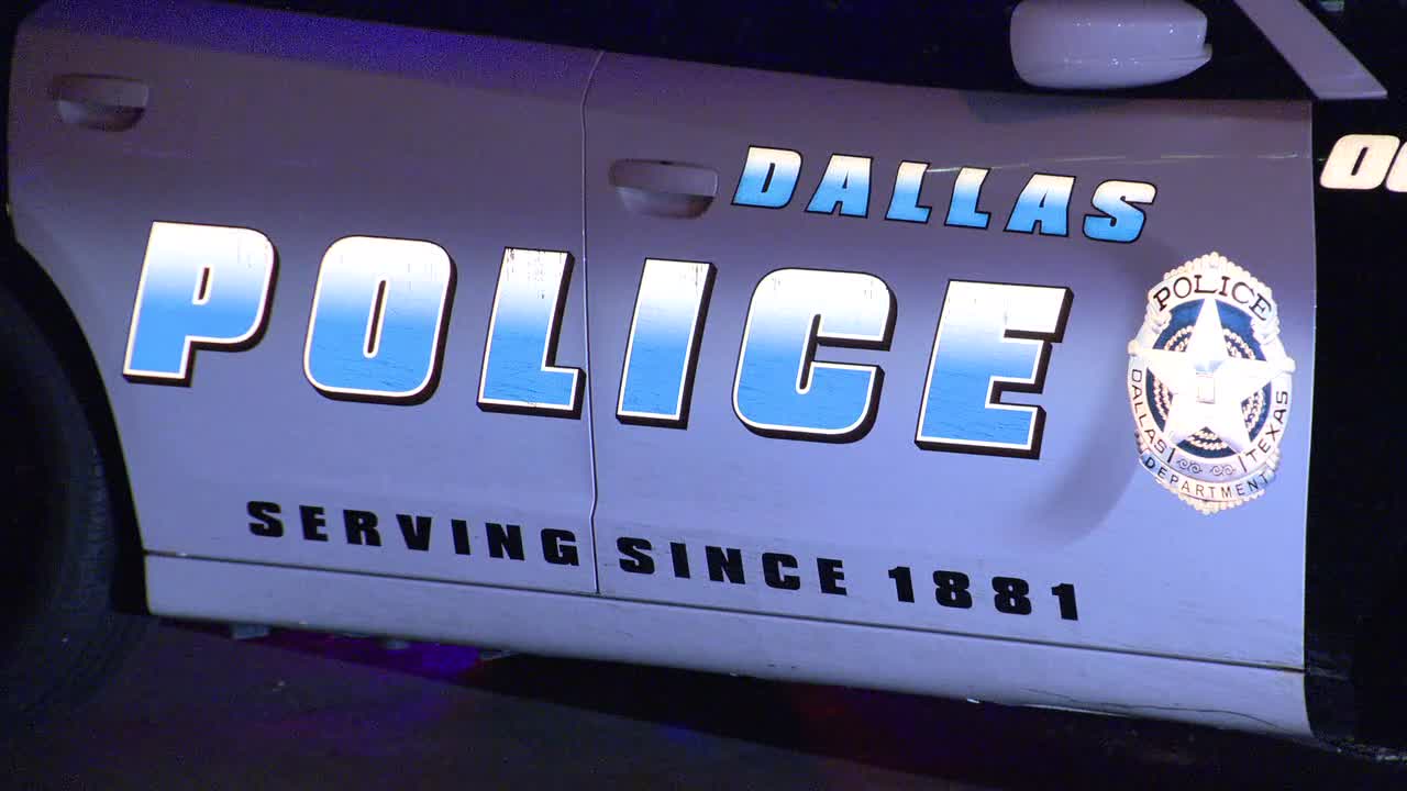 Dallas police investigate fatal crash that shut down Central Expressway lanes Sunday morning
