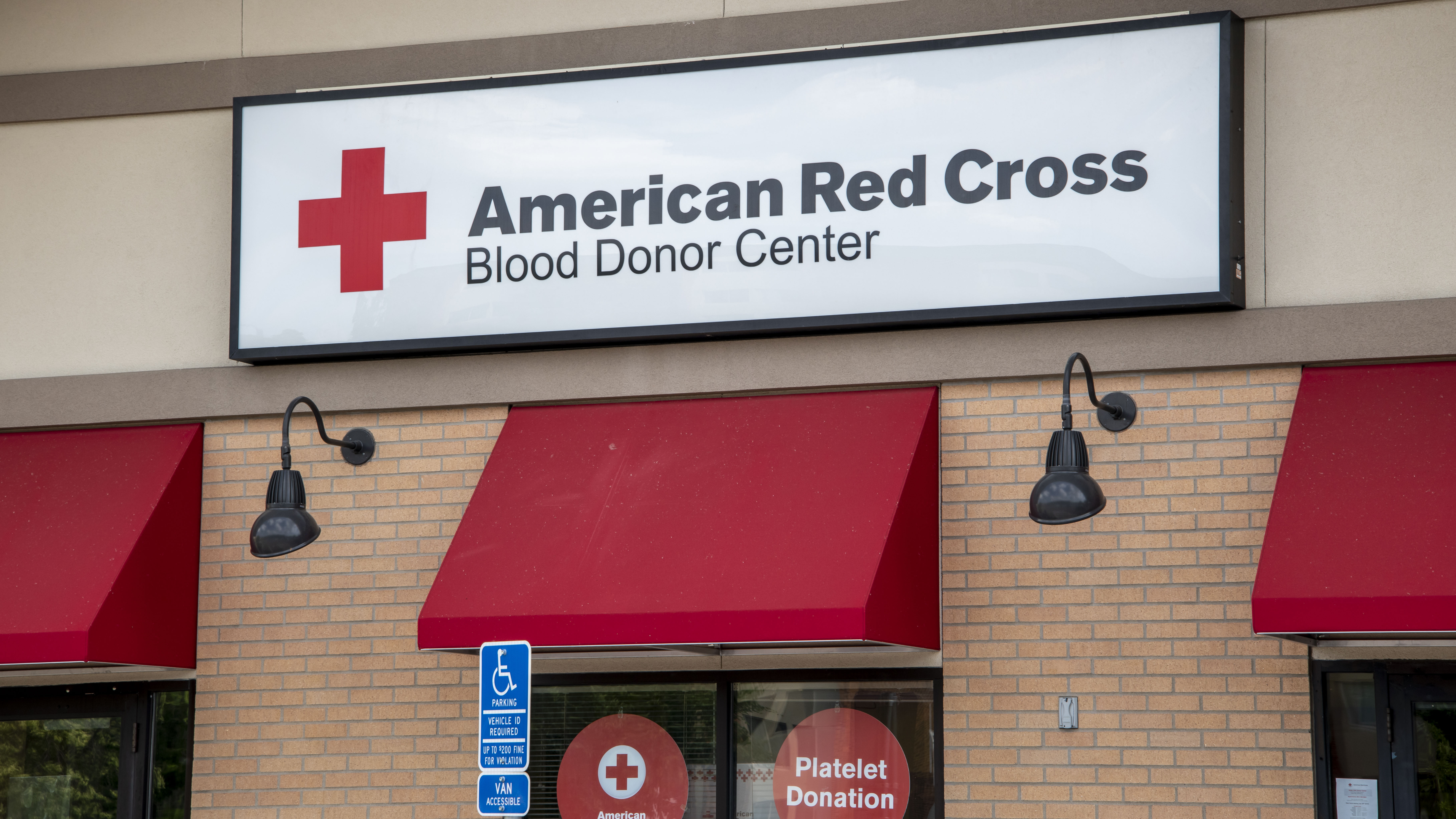 Red Cross issues urgent plea to North Texas residents to donate blood amid severe summer shortfall